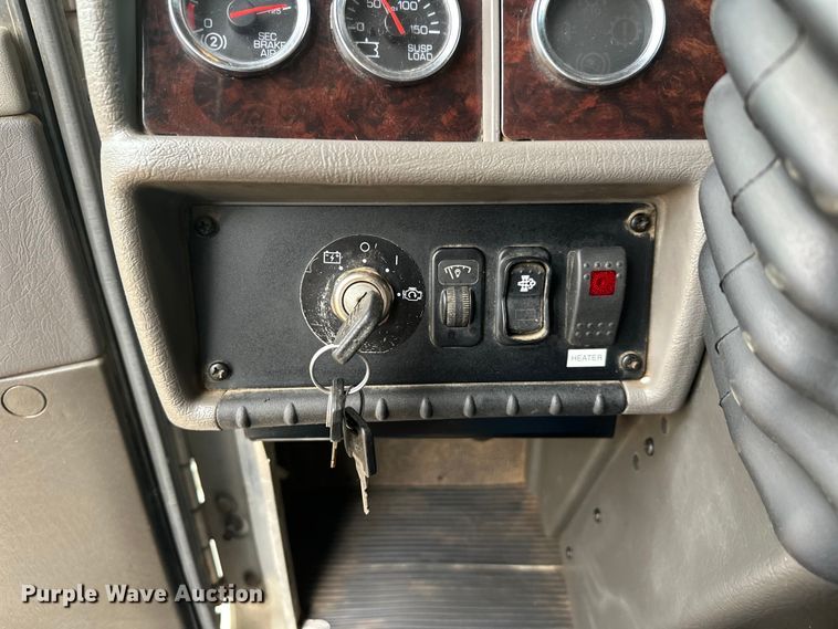 image for item DT6445 2019 Kenworth T370 utility / service truck