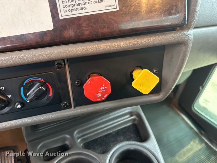 image for item DT6445 2019 Kenworth T370 utility / service truck