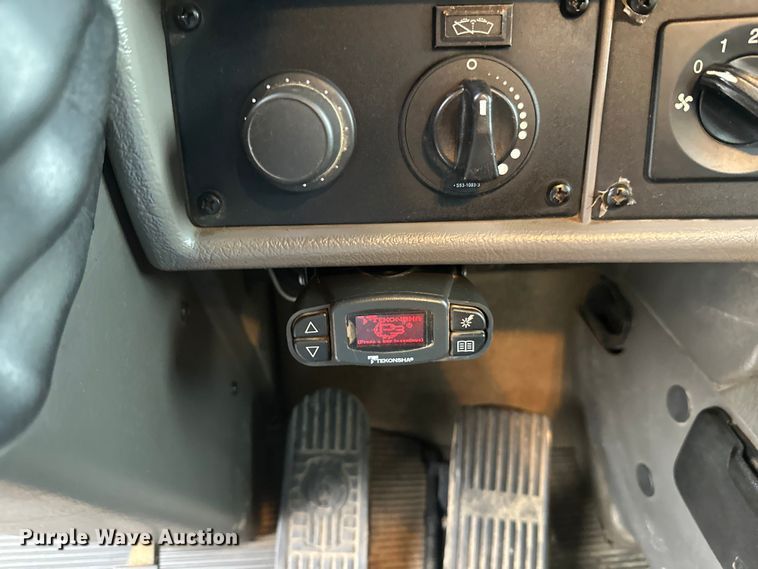 image for item DT6445 2019 Kenworth T370 utility / service truck