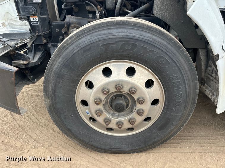 image for item DT6445 2019 Kenworth T370 utility / service truck