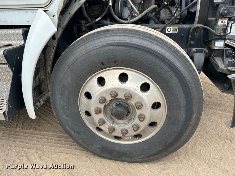 image for item DT6445 2019 Kenworth T370 utility / service truck