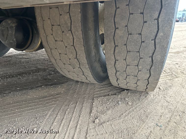 image for item DT6445 2019 Kenworth T370 utility / service truck