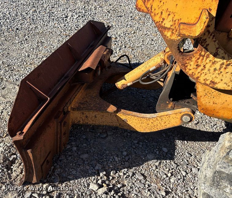 image for item DU1420 1994 Case 460 cable plow