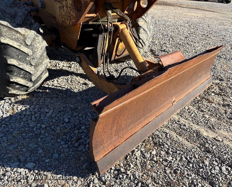 image for item DU1420 1994 Case 460 cable plow