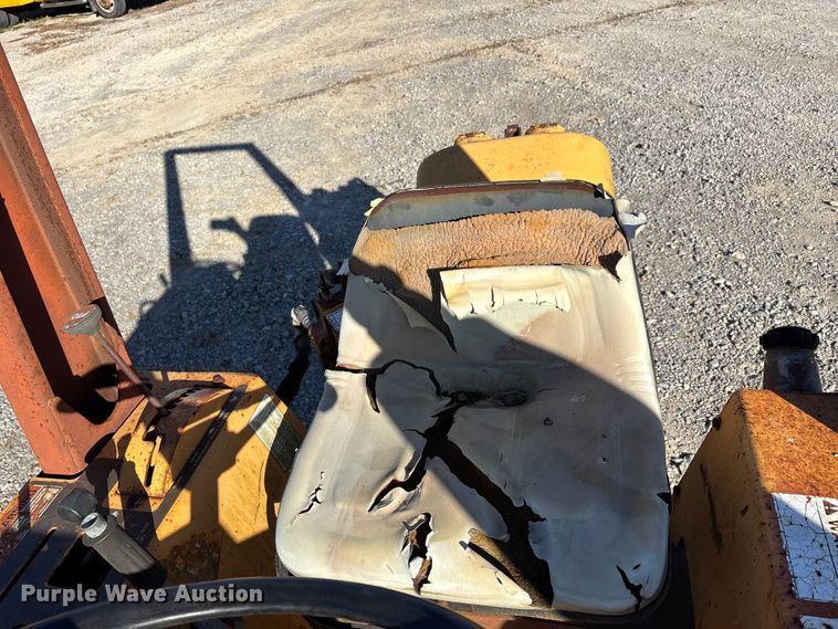 image for item DU1420 1994 Case 460 cable plow