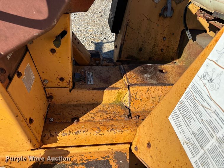 image for item DU1420 1994 Case 460 cable plow