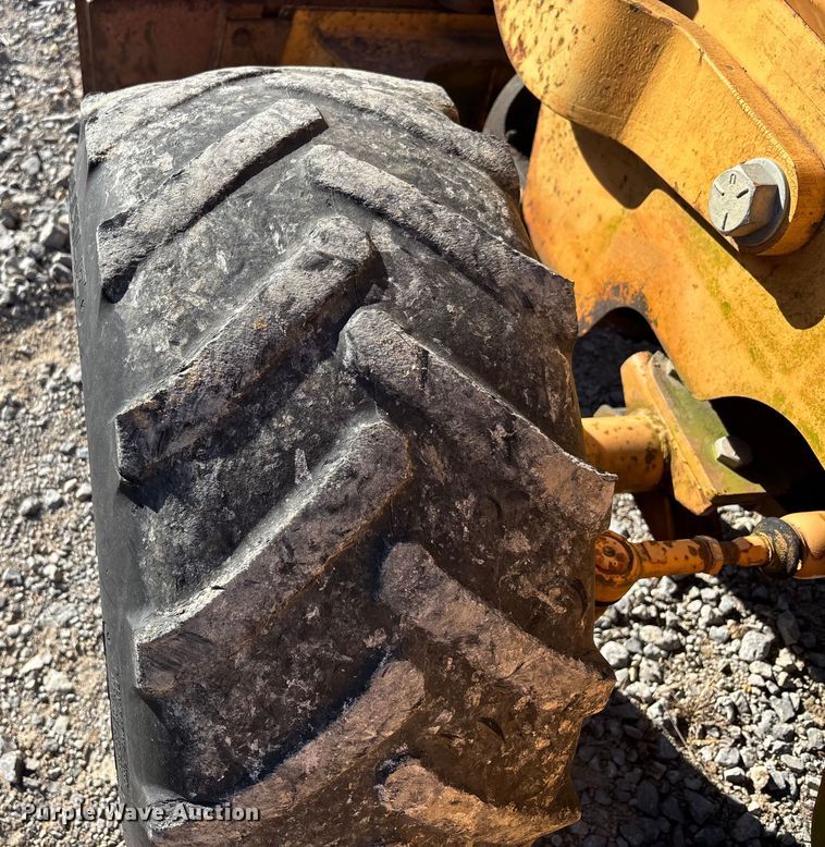 image for item DU1420 1994 Case 460 cable plow