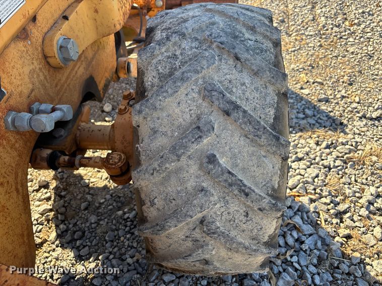 image for item DU1420 1994 Case 460 cable plow