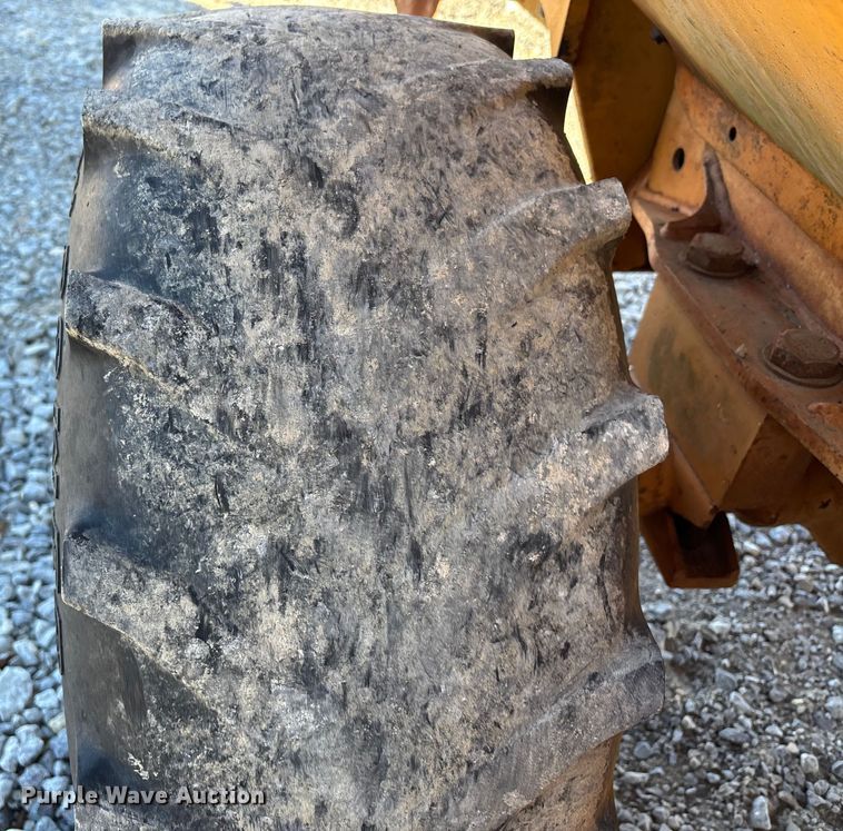 image for item DU1420 1994 Case 460 cable plow