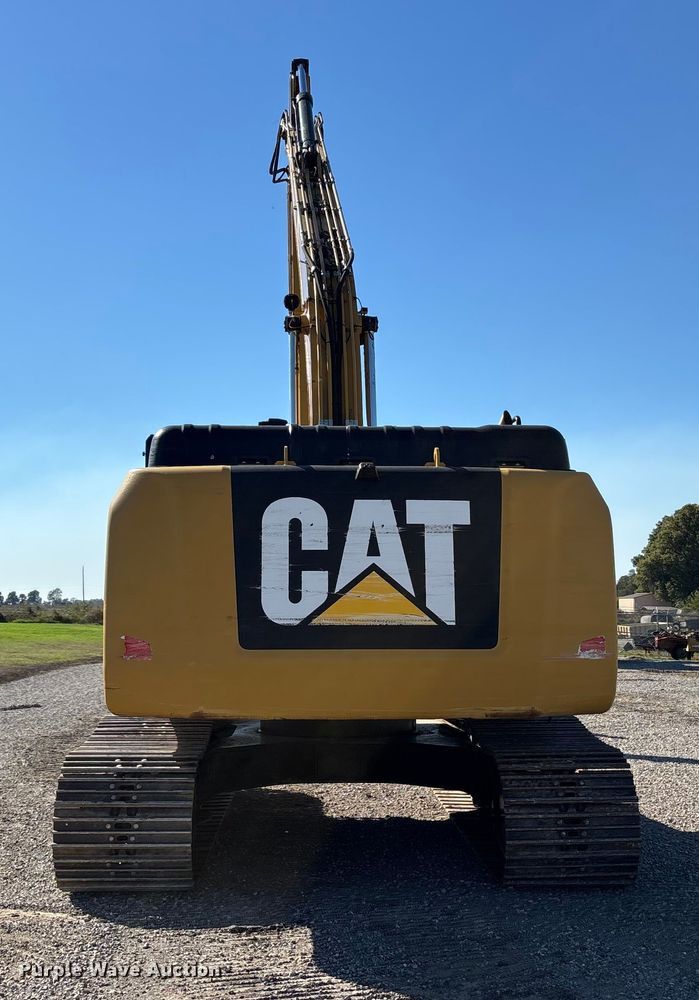 image for item DU1437 2018 Caterpillar 326F L long reach excavator