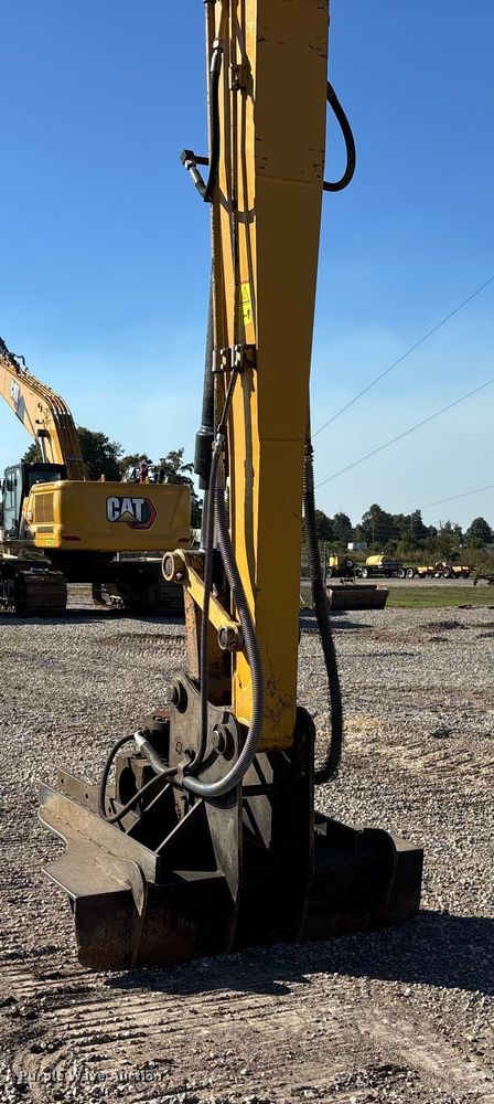image for item DU1437 2018 Caterpillar 326F L long reach excavator