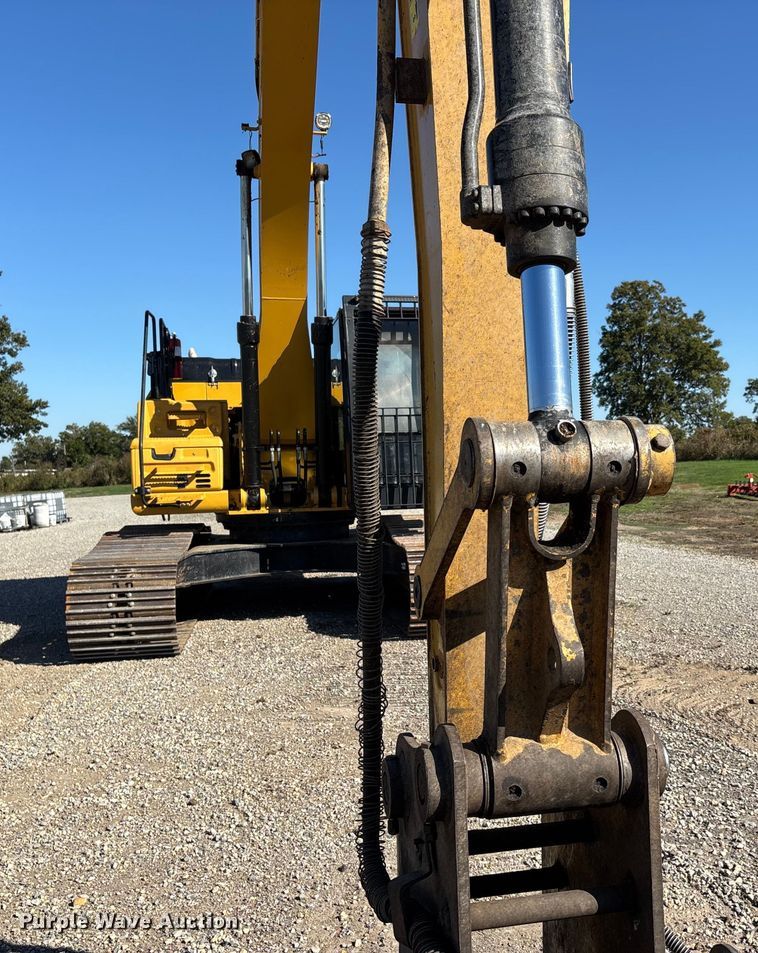 image for item DU1437 2018 Caterpillar 326F L long reach excavator