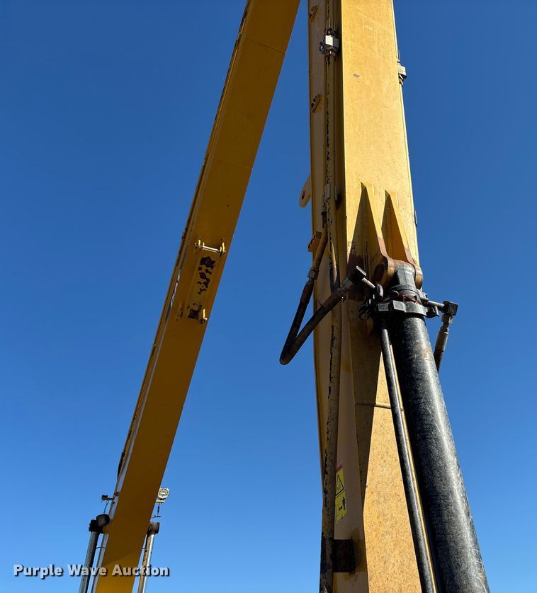 image for item DU1437 2018 Caterpillar 326F L long reach excavator