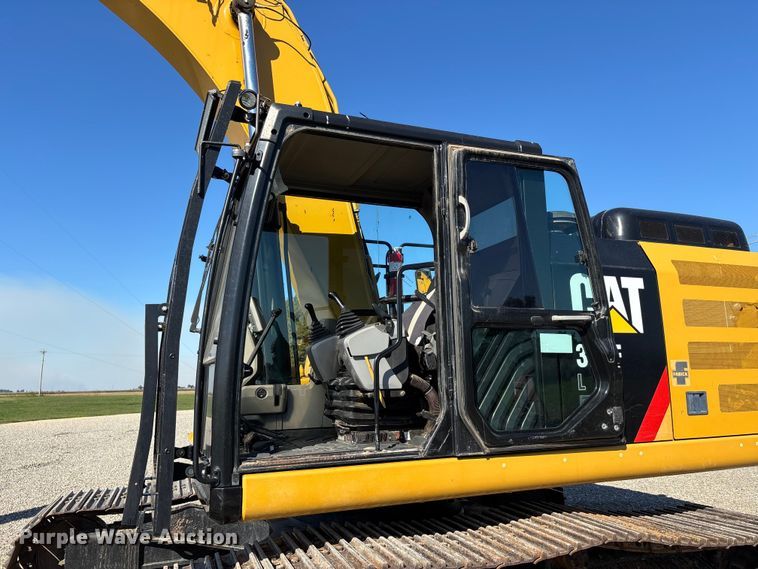 image for item DU1437 2018 Caterpillar 326F L long reach excavator