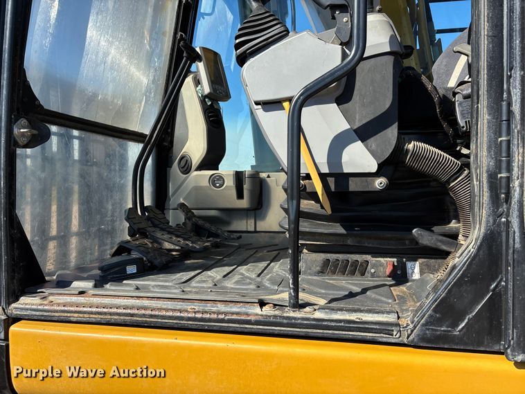 image for item DU1437 2018 Caterpillar 326F L long reach excavator