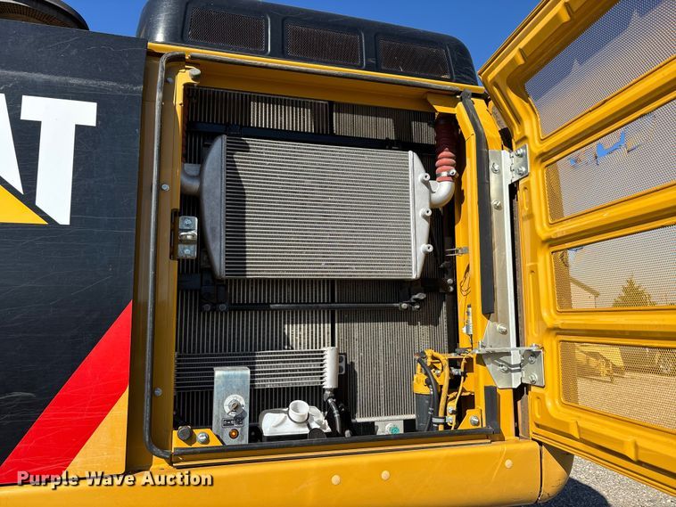 image for item DU1437 2018 Caterpillar 326F L long reach excavator