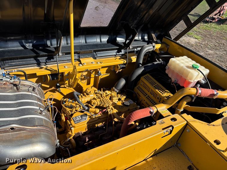 image for item DU1437 2018 Caterpillar 326F L long reach excavator