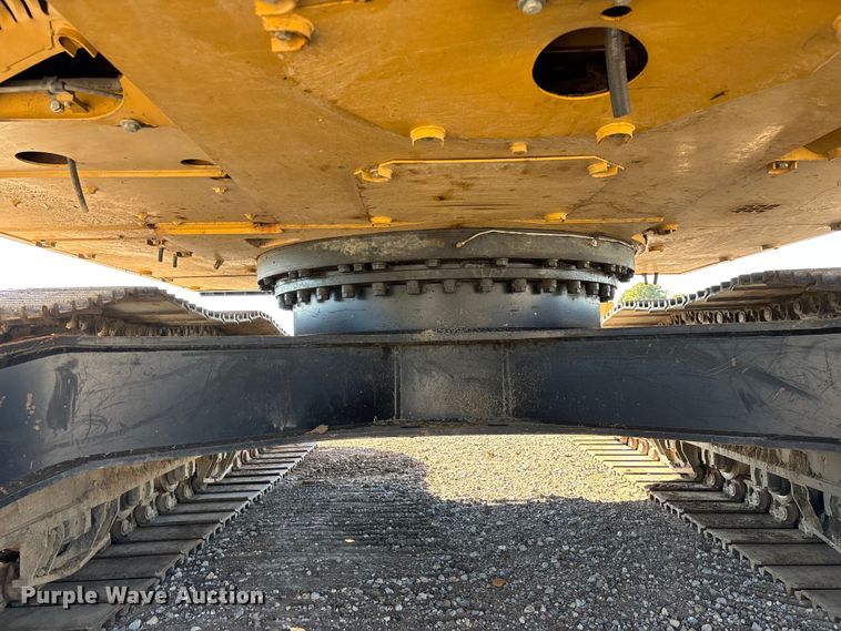 image for item DU1437 2018 Caterpillar 326F L long reach excavator