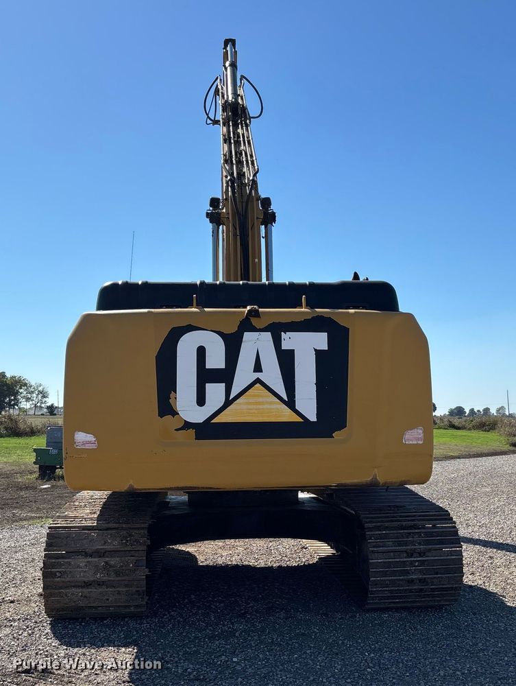 image for item DU1438 2018 Caterpillar 326F L long reach excavator