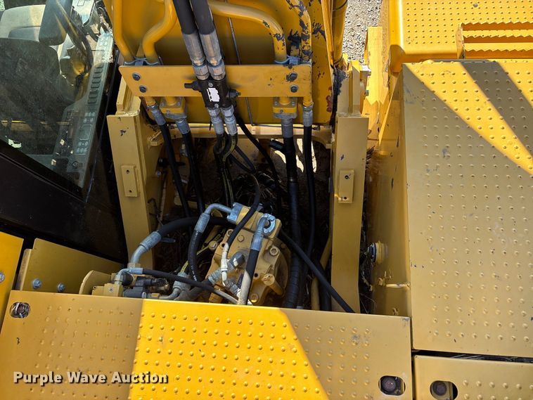 image for item DU1438 2018 Caterpillar 326F L long reach excavator