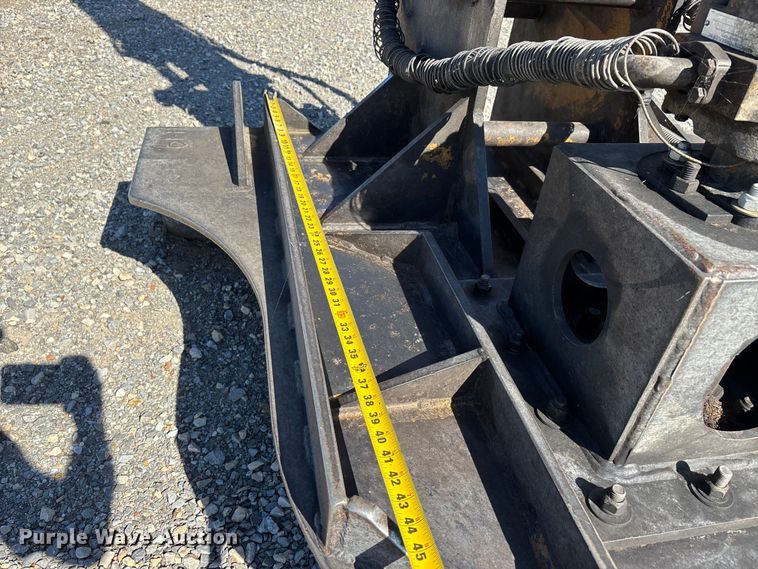 image for item DU1438 2018 Caterpillar 326F L long reach excavator