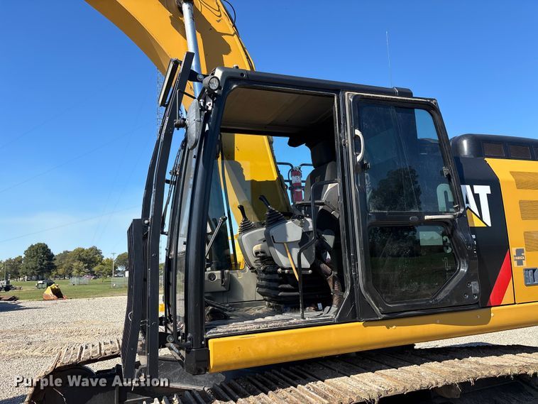 image for item DU1438 2018 Caterpillar 326F L long reach excavator
