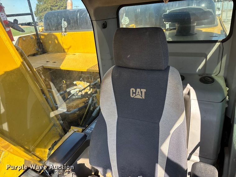 image for item DU1438 2018 Caterpillar 326F L long reach excavator