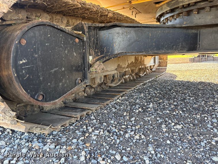 image for item DU1438 2018 Caterpillar 326F L long reach excavator