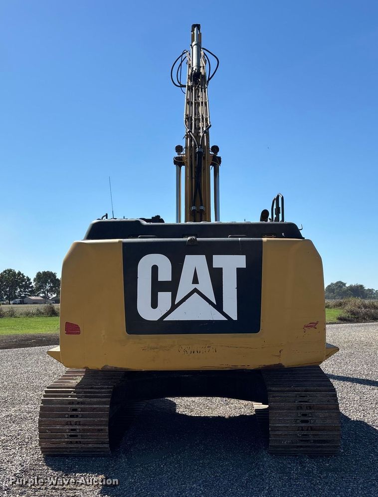 image for item DU1439 2013 Caterpillar 324E L long reach excavator