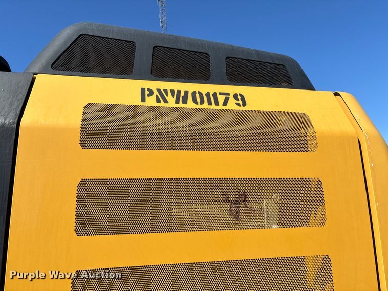 image for item DU1439 2013 Caterpillar 324E L long reach excavator