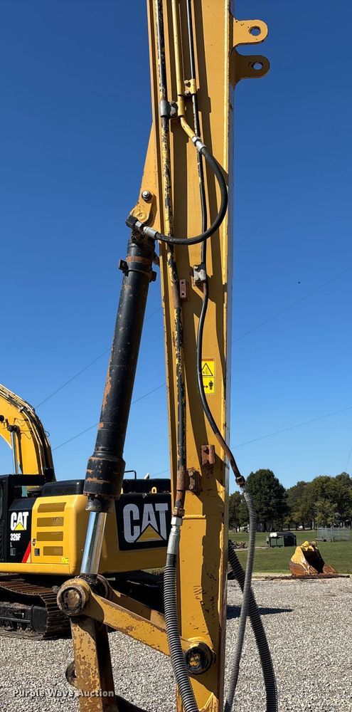 image for item DU1439 2013 Caterpillar 324E L long reach excavator