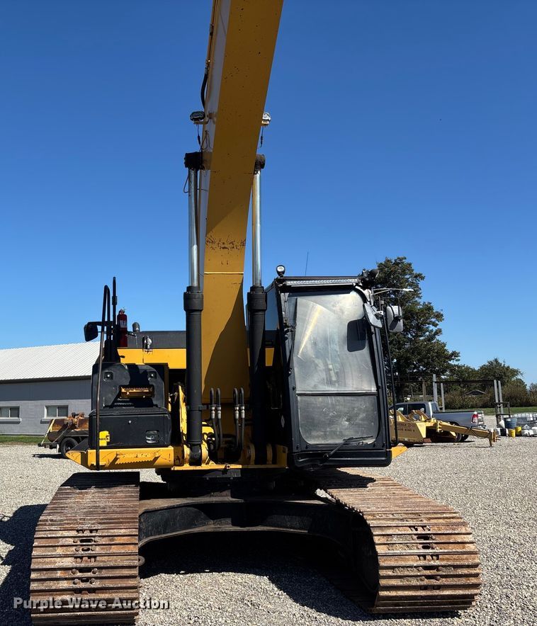 image for item DU1439 2013 Caterpillar 324E L long reach excavator