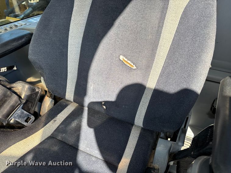 image for item DU1439 2013 Caterpillar 324E L long reach excavator