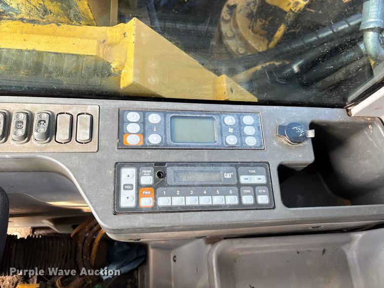 image for item DU1439 2013 Caterpillar 324E L long reach excavator