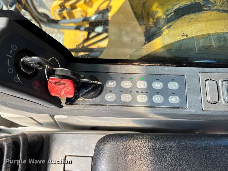 image for item DU1439 2013 Caterpillar 324E L long reach excavator