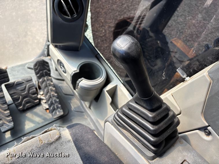 image for item DU1439 2013 Caterpillar 324E L long reach excavator