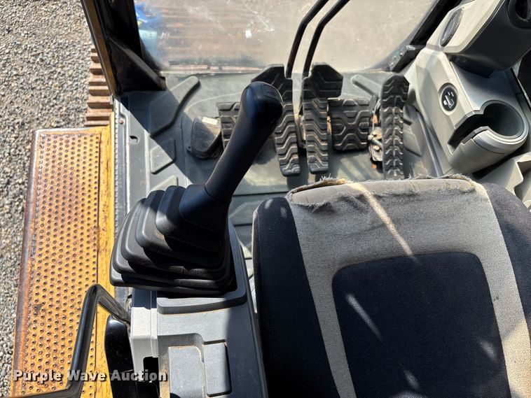 image for item DU1439 2013 Caterpillar 324E L long reach excavator