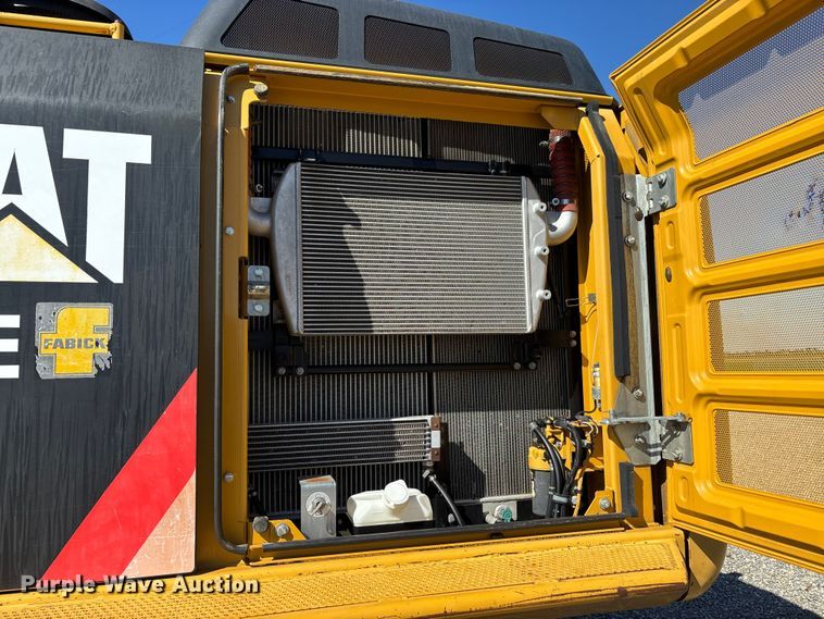 image for item DU1439 2013 Caterpillar 324E L long reach excavator