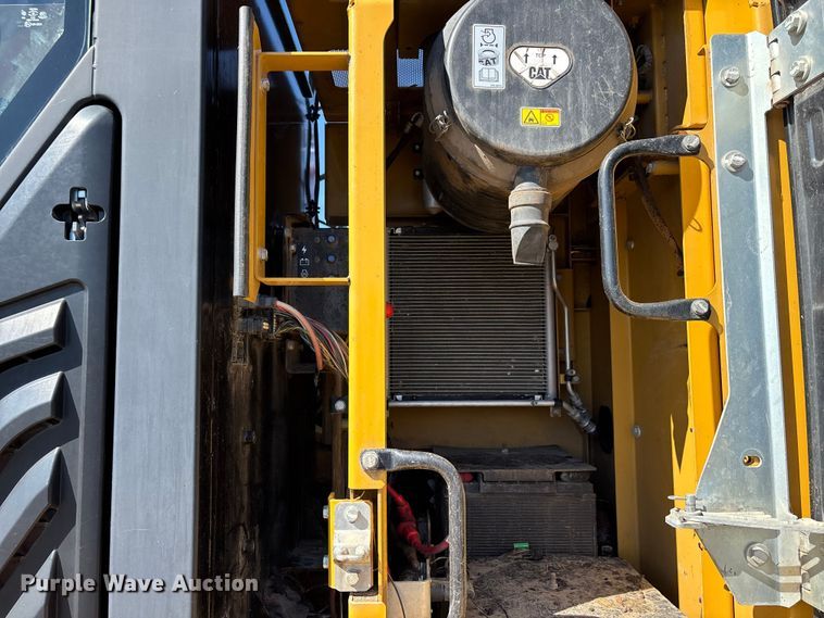 image for item DU1439 2013 Caterpillar 324E L long reach excavator