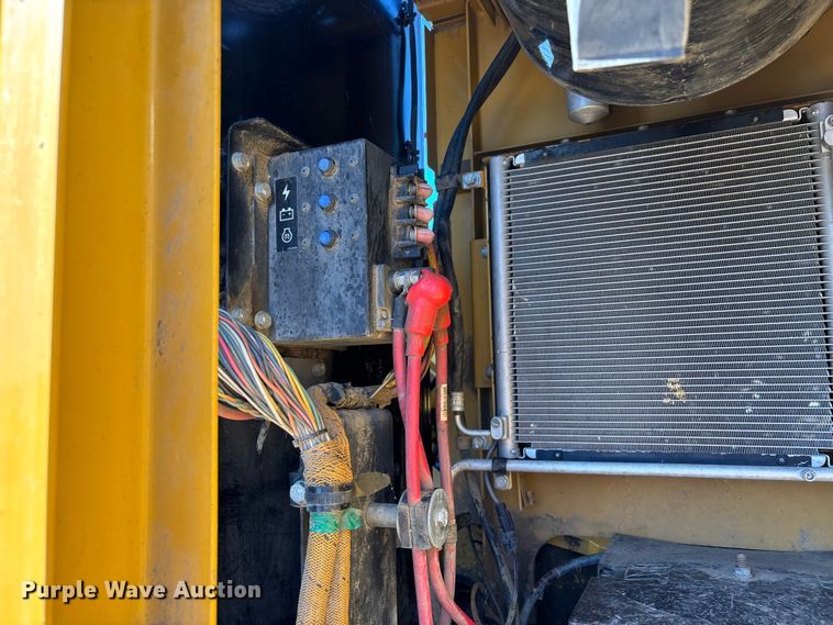 image for item DU1439 2013 Caterpillar 324E L long reach excavator