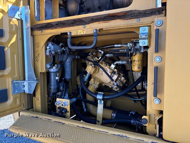 image for item DU1439 2013 Caterpillar 324E L long reach excavator