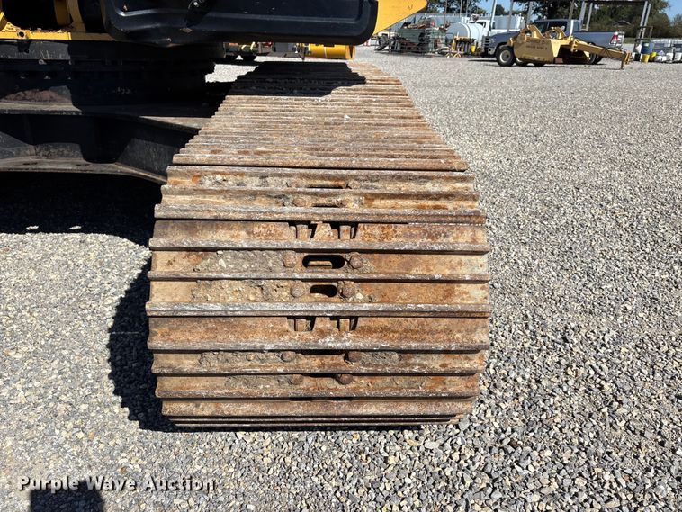 image for item DU1439 2013 Caterpillar 324E L long reach excavator