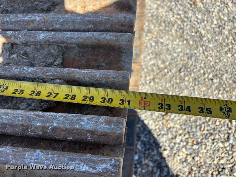 image for item DU1439 2013 Caterpillar 324E L long reach excavator