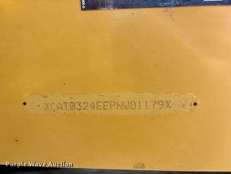 image for item DU1439 2013 Caterpillar 324E L long reach excavator