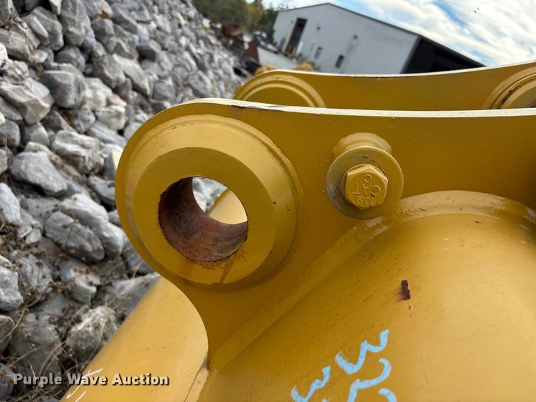 image for item DU1440 Caterpillar excavator bucket