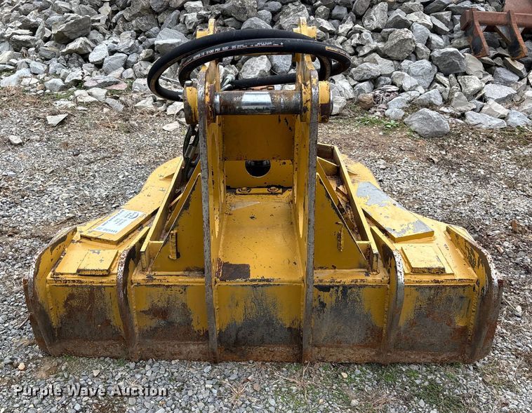 image for item DU1444 Excavator brush cutter