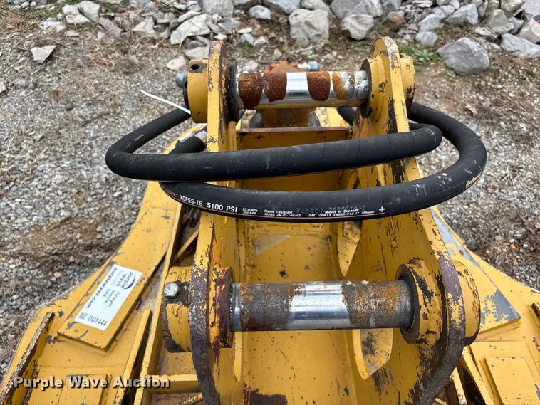 image for item DU1444 Excavator brush cutter