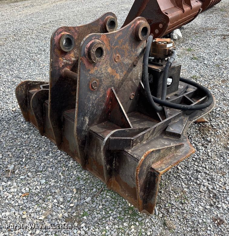 image for item DU1445 Excavator brush cutter