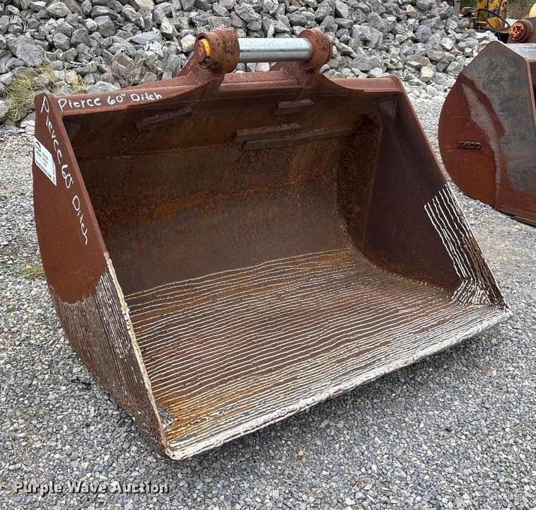 image for item DU1449 Pierce excavator bucket
