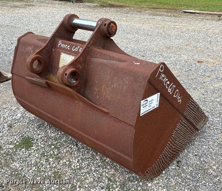 image for item DU1449 Pierce excavator bucket